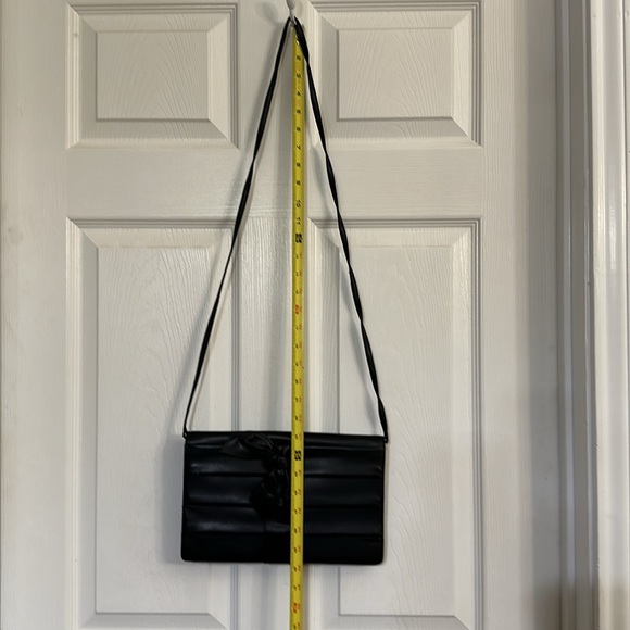 Valentino Garavani Black Leather Crossbody/Clutch Bag - Picture 6 of 6